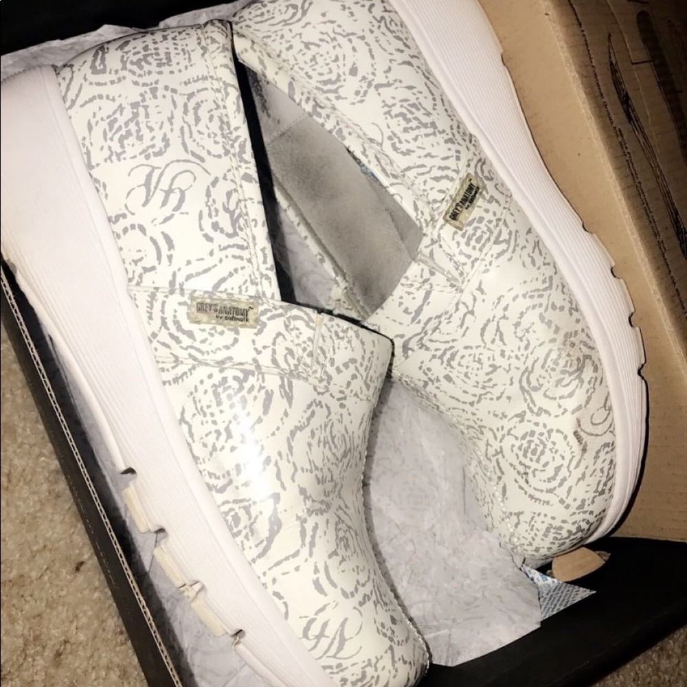 Grey’s Anatomy Meredith Softwalk Nurse Shoes